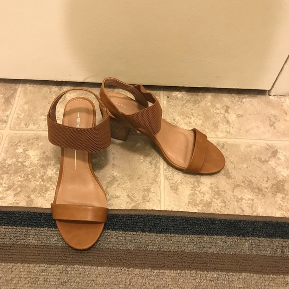 Bought for specific dress, don’t need them anymore - Picture 2 of 5